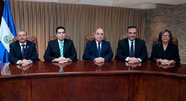 Más del 92 % de los salvadoreños aprueba destitución de los exmagistrados de la Sala, revela encuesta mas-del-92-de-los-salvadorenos-aprueba-destitucion-de-los-exmagistrados-de-la-sala